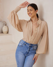 Load image into Gallery viewer, Beige arena

