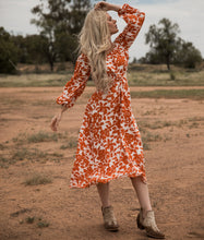 Load image into Gallery viewer, Maxi dress with cut out
