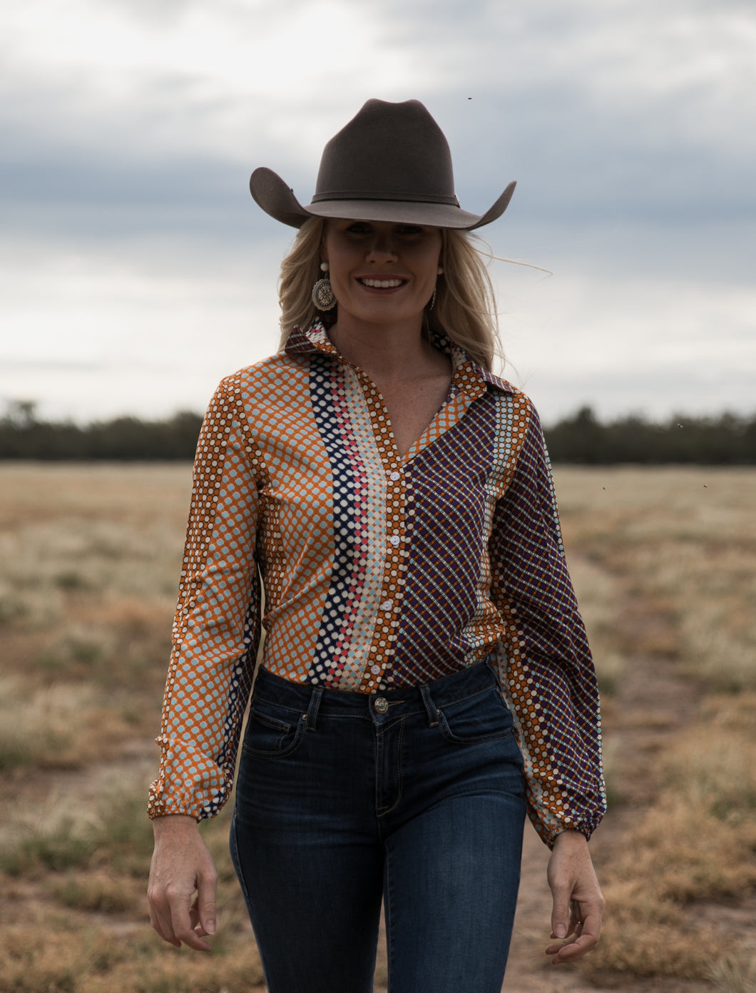 Dot print arena shirt
